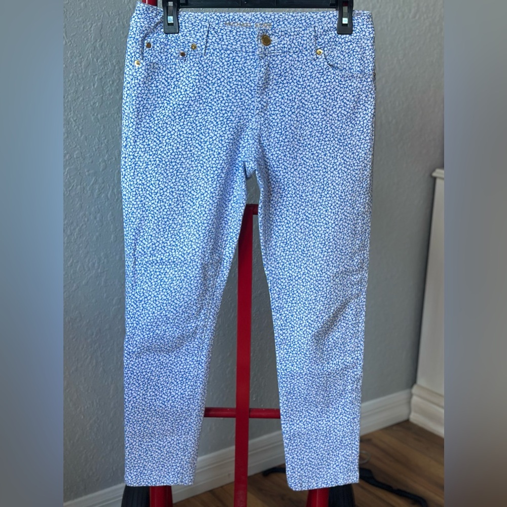 Michael Kore Women’s Izzy Cropped Skinny Jean Blue Floral. Size 4. Like new.
